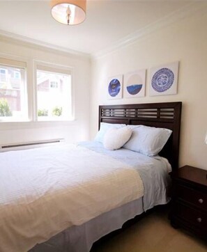 Room - Private 2-Level House (Vancouver)