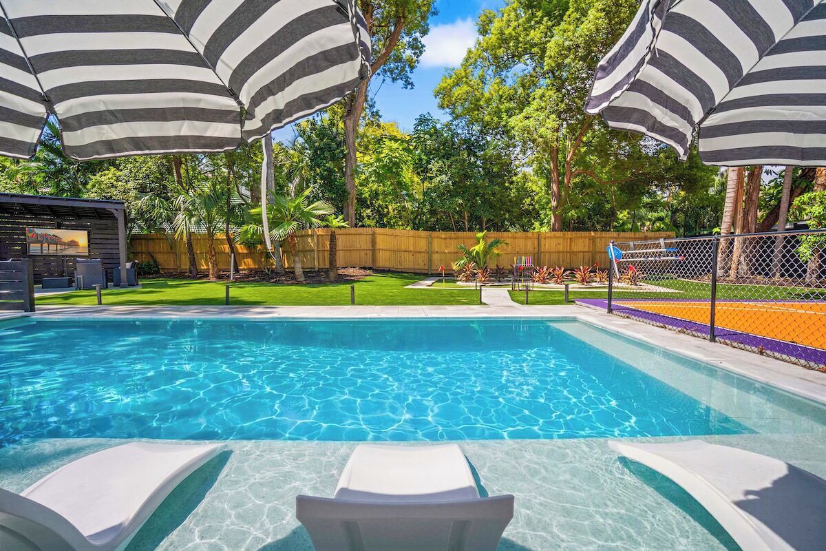Outdoor pool, a heated pool