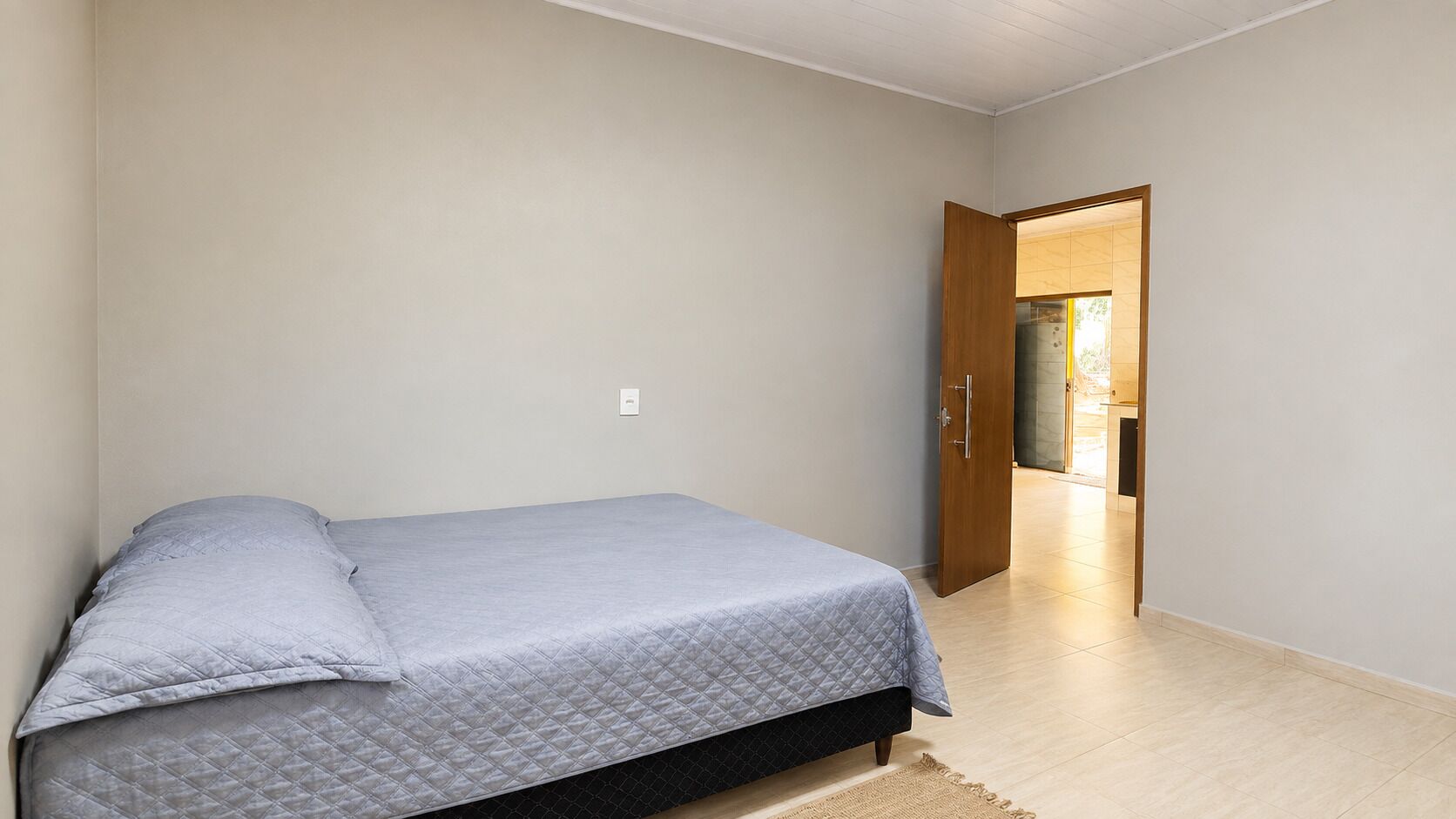 Wifi gratis, decoración personalizada y muebles diferentes 
