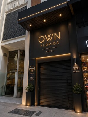 Exterior detail - Own Florida (Buenos Aires)