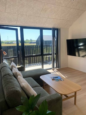 Living area - Luxury cottage close to the beach (Løkken)