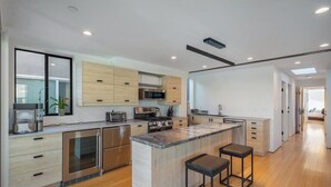 Private kitchen - High Tide | Modern Design, Venice Energy (Los Angeles)