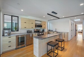 Private kitchen - High Tide | Modern Design, Venice Energy (Los Angeles)