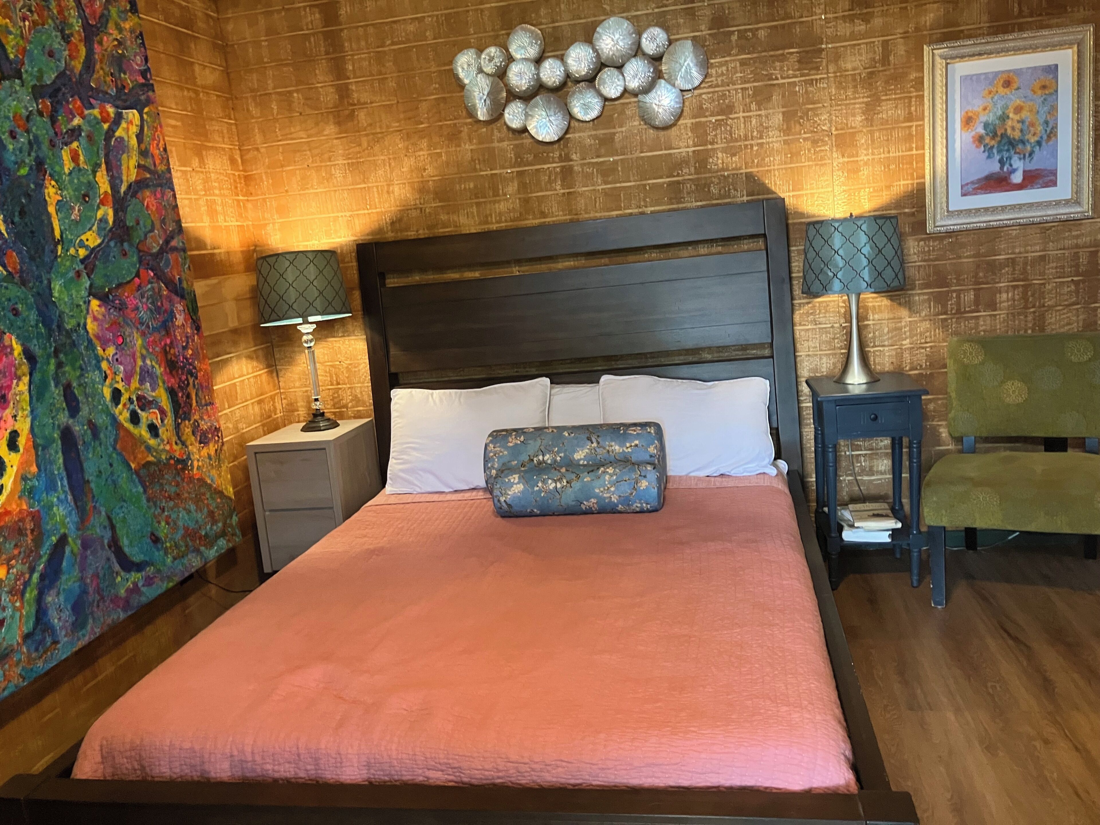 1 bedroom, WiFi, bed sheets