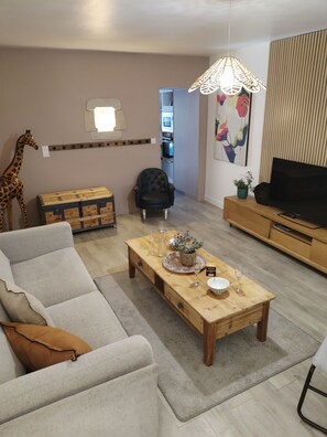 Living area - Charming townhouse for 4 people near the Blavet River (Pontivy)