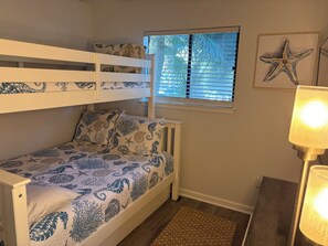 2 chambres, fer et planche à repasser, Wi-Fi, draps fournis