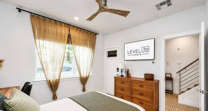 Rooftop Overlooking Downtown~In-Law Suite~Location