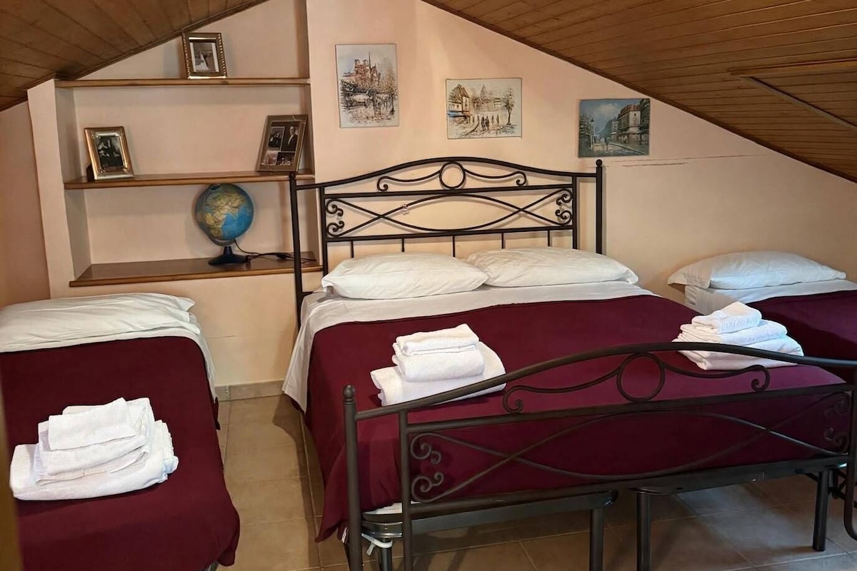 Classic Double or Twin Room | Blackout drapes, iron/ironing board