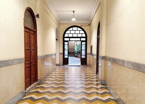 Unclassified image, 5 of 67, button - Vatican Best Suite: 3-Bathroom Suite | Early Check-in | Free Luggage (Roma)