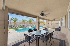 Outdoor dining - Rango Desert Retreat | Private Pool (Lake Havasu City)