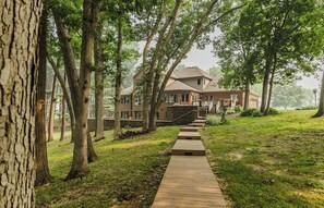 Exterior - Hemlock Manor | Movie Theater + Lakefront (Quincy)