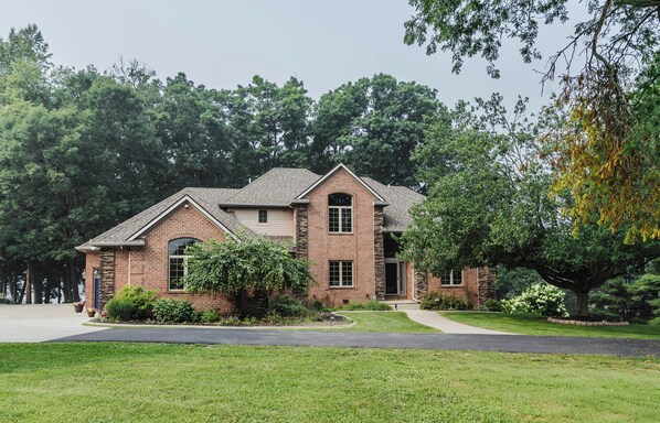 Exterior - Hemlock Manor | Movie Theater + Lakefront (Quincy)