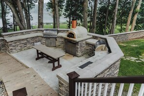 Outdoor dining - Hemlock Manor | Movie Theater + Lakefront (Quincy)