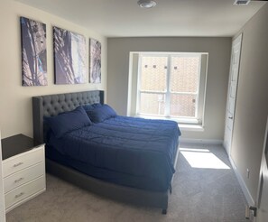 Room - Huge 4 bdrm house in Fate with theater room, Pool table, & private pool/jacuzzi. (Rockwall)