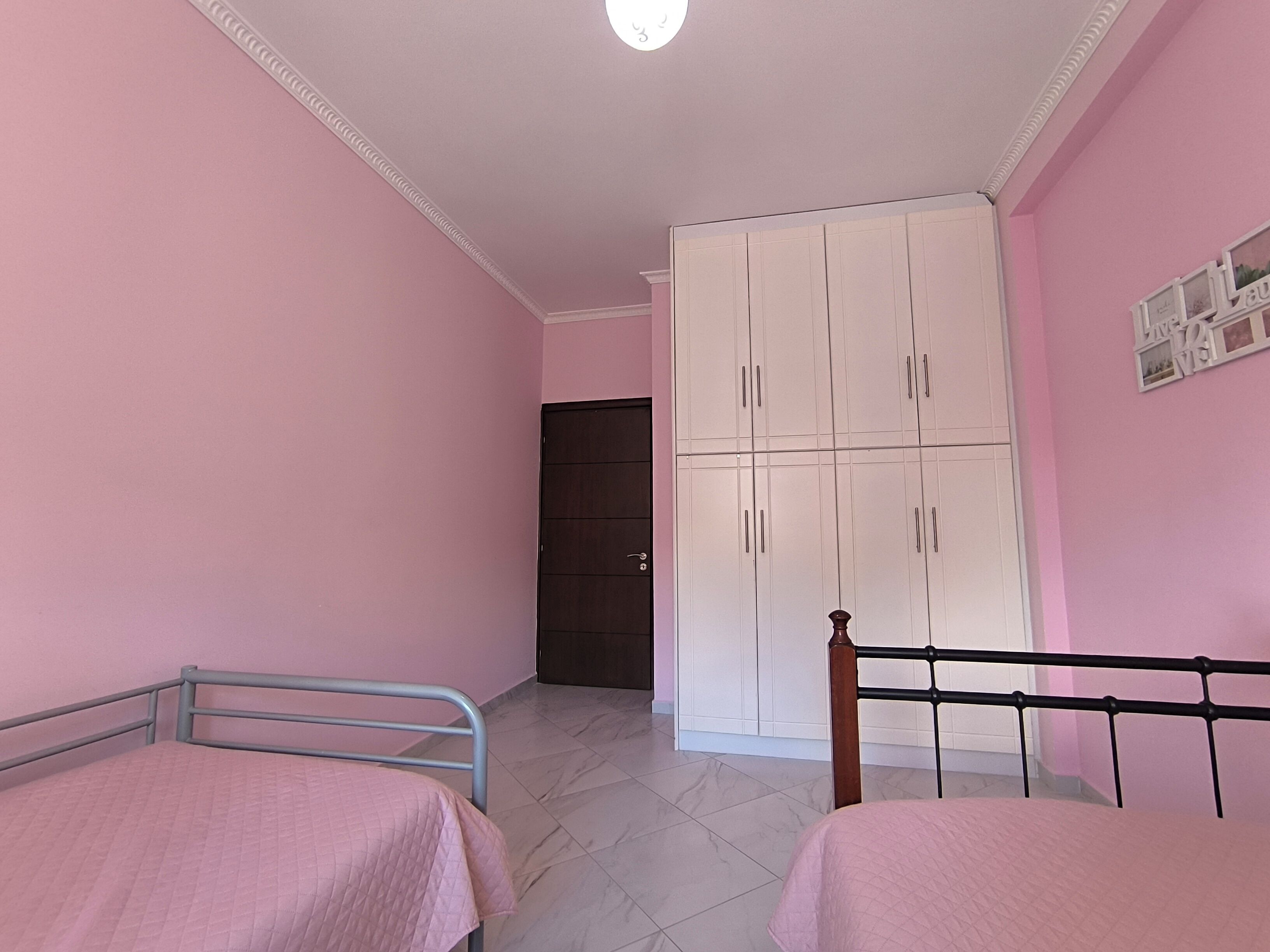 2 chambres, fer et planche à repasser, Wi-Fi, draps fournis