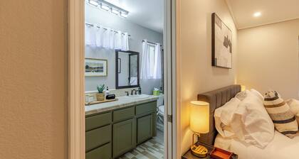 Downtown Paso: Dog Friendly, 2BD/2BA, BBQ + Patio