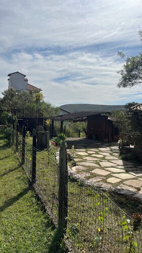 Cozy and spacious mountain house in the center of Lavras Novas.