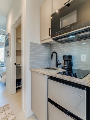 Coffee/tea maker, fridge, microwave, cookware/dishes/utensils - Serene and Inviting SLO Getaway, Steps to Downtown San Luis Obispo (San Luis Obispo)