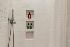 Shower, hair dryer, towels, soap - Serene and Inviting SLO Getaway, Steps to Downtown San Luis Obispo (San Luis Obispo)