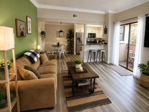 Living area - Charming Flat in Winter Park! (Winter Park)