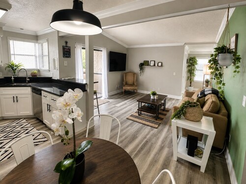 Charming Flat in Winter Park!