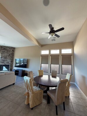 Dining - Beautiful Sunsets over the Valley and the Green (Mesa)