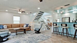 TV - Condo 3 Bedroom /2.5 Bath, maximum occupancy of 6 people. Vrc26-000021 (Holmes Beach)