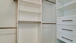 Interior - Condo 3 Bedroom /2.5 Bath, maximum occupancy of 6 people. Vrc26-000021 (Holmes Beach)