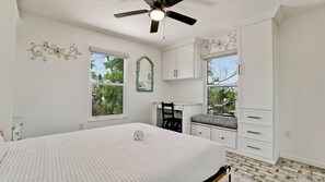 1 bedroom, WiFi, bed sheets - Condo 3 Bedroom /2.5 Bath, maximum occupancy of 6 people. Vrc26-000021 (Holmes Beach)