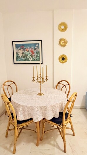 Dining - Vrbo Property (Nice)