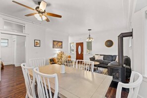 Interior - Beautiful 1910 Home | Jetted Tub | DT Wallace (Wallace)