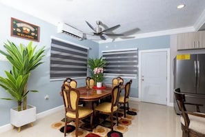 Dining - Peli luxe Suite (Ocho Rios)