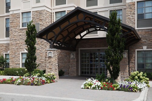 Guelph ADA Suite | Roll-In Shower | Free Breakfast