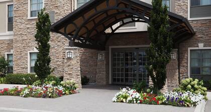 Guelph ADA Suite | Roll-In Shower | Free Breakfast