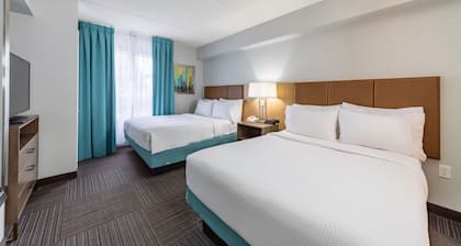 Guelph Suite w/ Full Kitchen | Free Breakfast