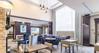 ADA Suite | Roll-In Shower | Breakfast Included