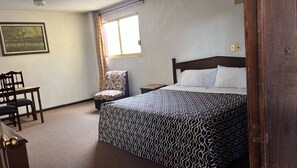 Habitación individual estándar, vistas a la ciudad | Tabla de planchar con plancha y wifi gratis