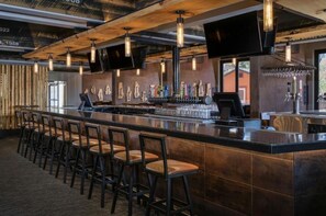 Bar (on property) - Ski-in/out 2-bedroom suite at world-class Sheraton Steamboat Springs (Steamboat Springs)