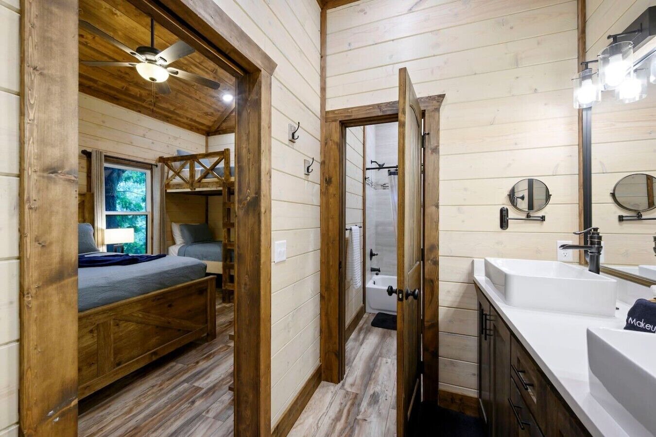 3 bedrooms, iron/ironing board, WiFi