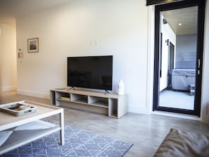 Apartemen, pemandangan gunung | Area keluarga