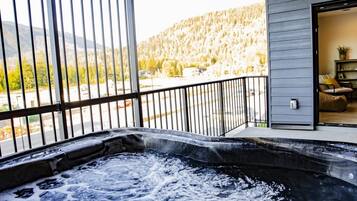 Apartment, Mountain View | Outdoor spa tub