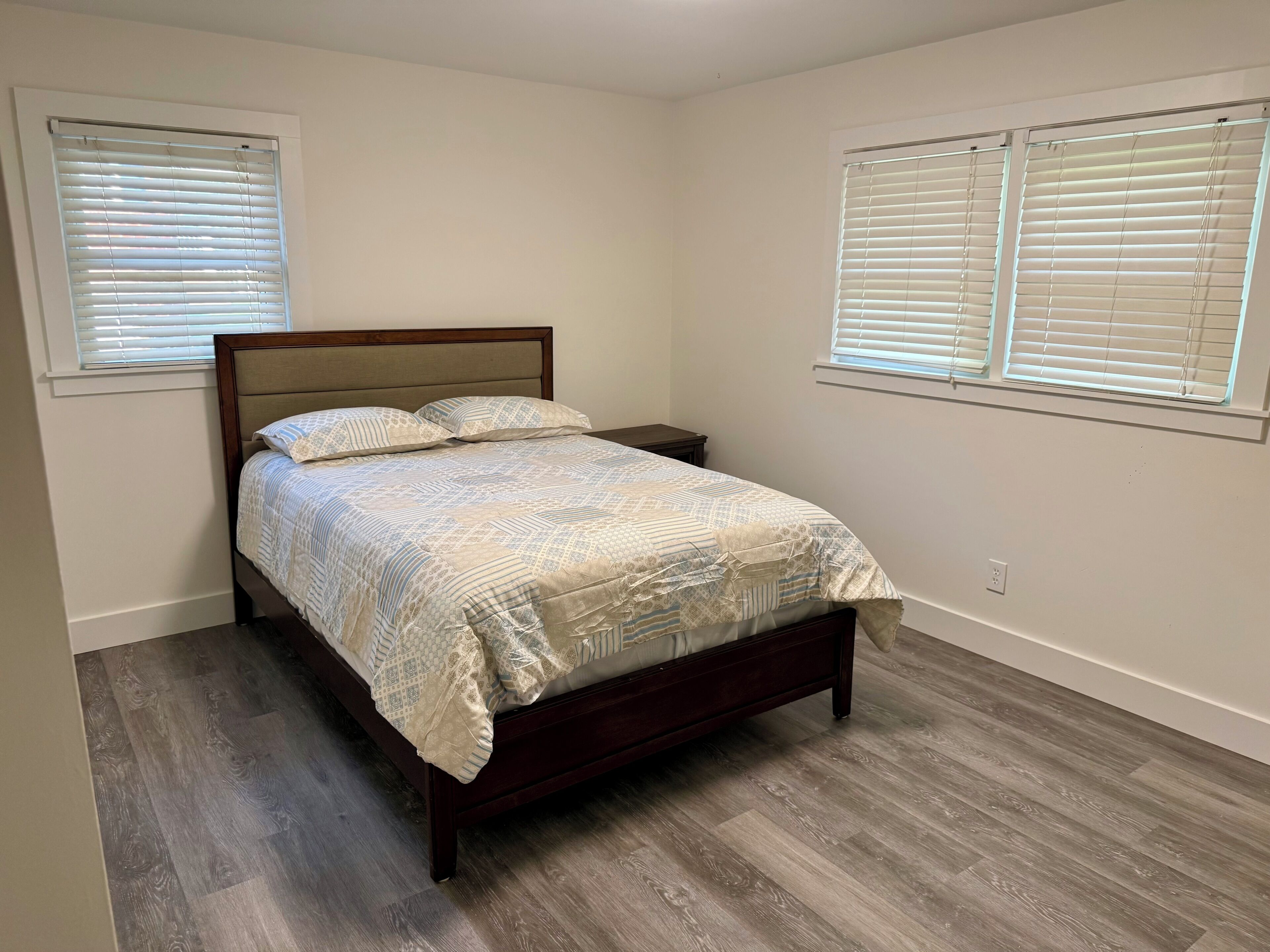 3 chambres, fer et planche à repasser, Wi-Fi gratuit, draps fournis