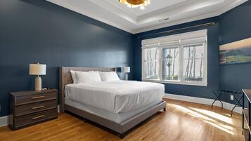 4 bedrooms, iron/ironing board, free WiFi, bed sheets