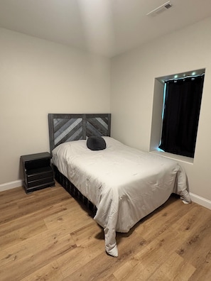 4 habitaciones, wifi gratis y ropa de cama 