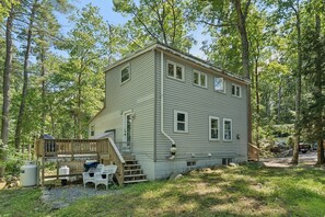 Exterior - lake-house on Sebago, 2-bedrooms, full bath, laundry, in charming Casco w/beach! (Casco)