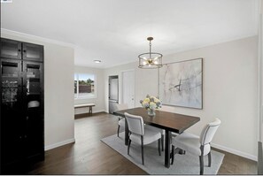 Dining - 6 Month Rental - Fully Furnished, Newly Renovated 3-bedroom 2 bath, 2 car garage (Hayward)
