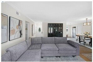 Unclassified image, 4 of 33, button - 6 Month Rental - Fully Furnished, Newly Renovated 3-bedroom 2 bath, 2 car garage (Hayward)