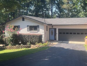 Exterior - Lakefront home apartment with great views and dock. (Cumming)
