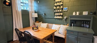 Large Entertainment Multigenerational Family Cozy Retreat Sleeps 22