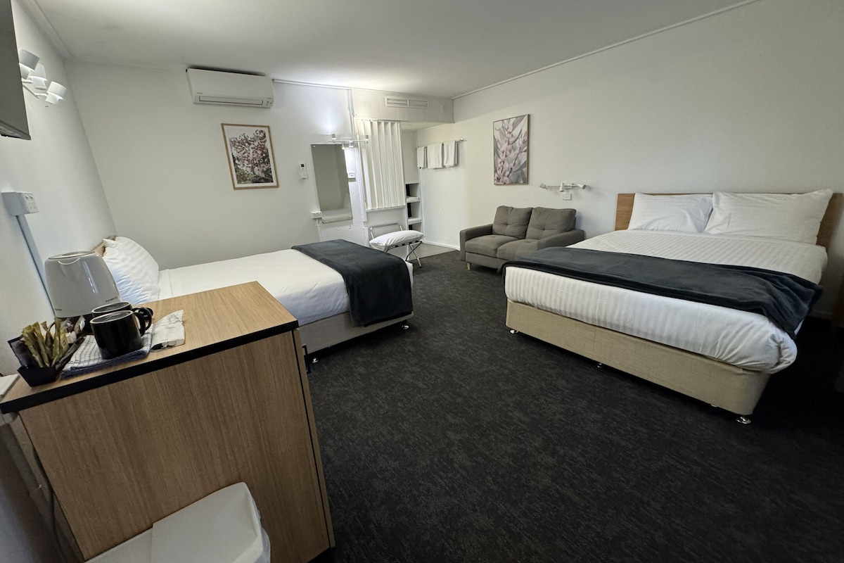 Family Quadruple Room, Courtyard View